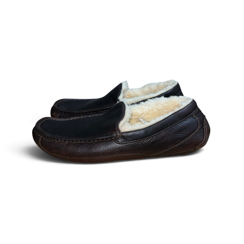 UGG Ascot Moccasin Slippers Mens 9 Dark Brown Leather Sheepskin Lining 5379